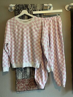 Grayson Threads Pink and White Checker lounge Set. Cozy and cute!